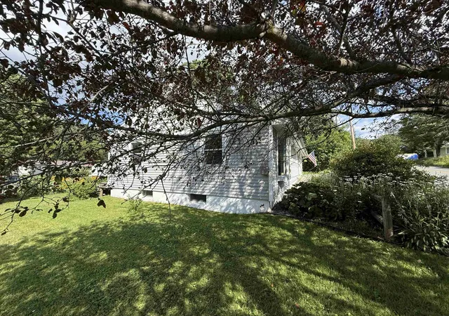 Photo 3 of Single family home for sale at 447 Concord Ave, St. Johnsbury, VT 05819 | MLS# 5101408 | Listing updated on 2026-09-03