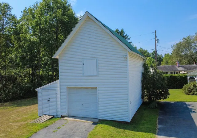 Photo 3 of Single family home for sale at 86 Payette Dr, St. Johnsbury, VT 05819 | MLS# 5101410 | Listing updated on 2026-08-31