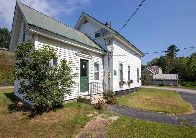 Photo 4 of Single family home for sale at 86 Payette Dr, St. Johnsbury, VT 05819 | MLS# 5101410 | Listing updated on 2026-08-31