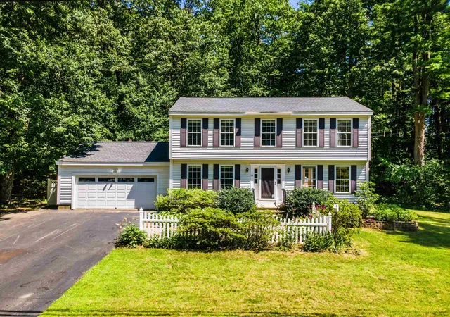 Photo 1 of Single family home for sale at 14 Davis Rd, Merrimack, NH 03054 | MLS# 5101418 | Listing updated on 2026-09-05