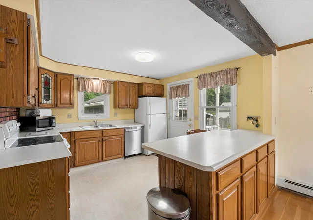 Photo 2 of Single family home for sale at 415 Greeley St, Manchester, NH 03102 | MLS# 5101420 | Listing updated on 2026-09-17