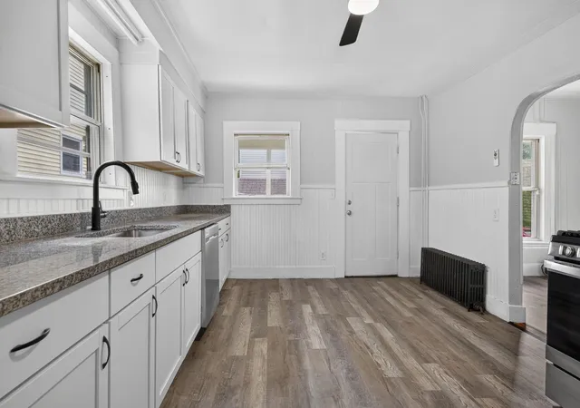 Photo 3 of Single family home for sale at 571 Amherst St, Manchester, NH 03104 | MLS# 5101444 | Listing updated on 2026-09-09