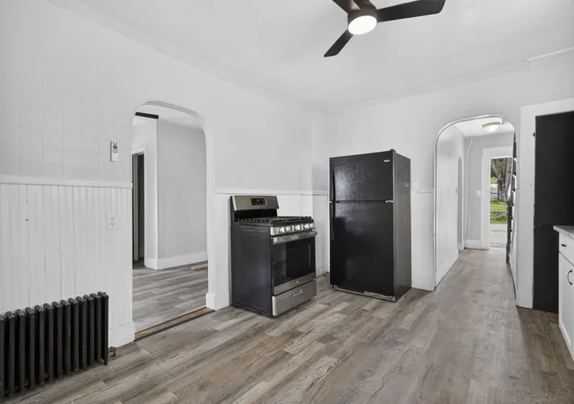 Photo 4 of Single family home for sale at 571 Amherst St, Manchester, NH 03104 | MLS# 5101444 | Listing updated on 2026-09-09