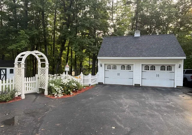 Photo 2 of Sale Pending at 223 Baboosic Lake Rd, Merrimack, NH 03054 | MLS# 5101447 | Listing updated on 2026-08-04