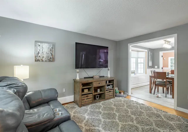 Photo 4 of Sale Pending at 223 Baboosic Lake Rd, Merrimack, NH 03054 | MLS# 5101447 | Listing updated on 2026-08-04