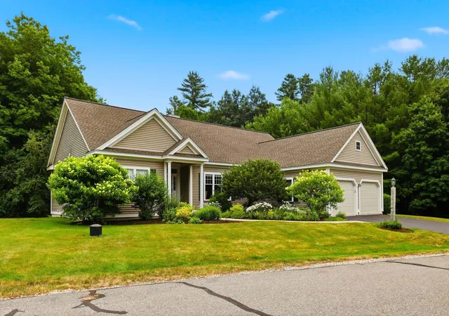 Photo 1 of Sale Pending at 17 Hancock Dr, Bedford, NH 03110 | MLS# 5101451 | Listing updated on 2026-07-28