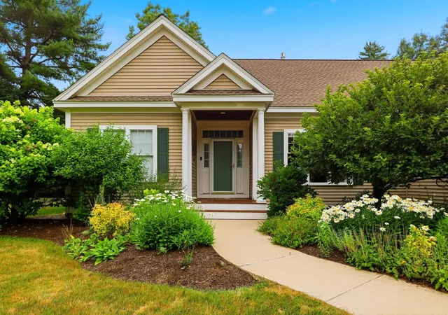 Photo 3 of Sale Pending at 17 Hancock Dr, Bedford, NH 03110 | MLS# 5101451 | Listing updated on 2026-07-28