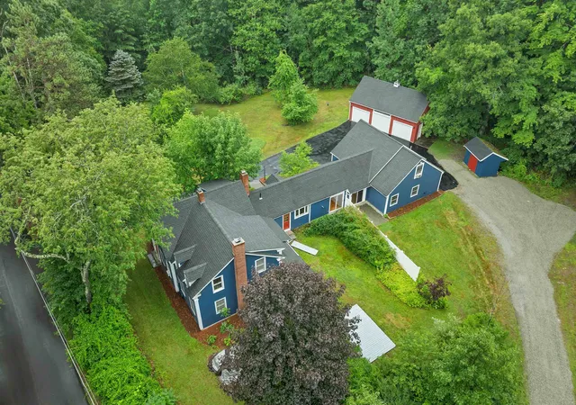 Photo 2 of Single family home for sale at 26 Old Mont Vernon Rd, Amherst, NH 03031 | MLS# 5101479 | Listing updated on 2026-09-15