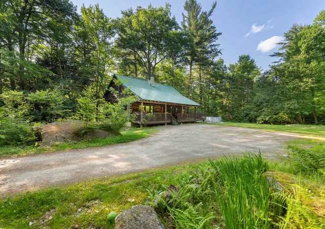 3rd image of 47 E Currier Hill Rd, Wentworth, NH 03282 | MLS# 5101486