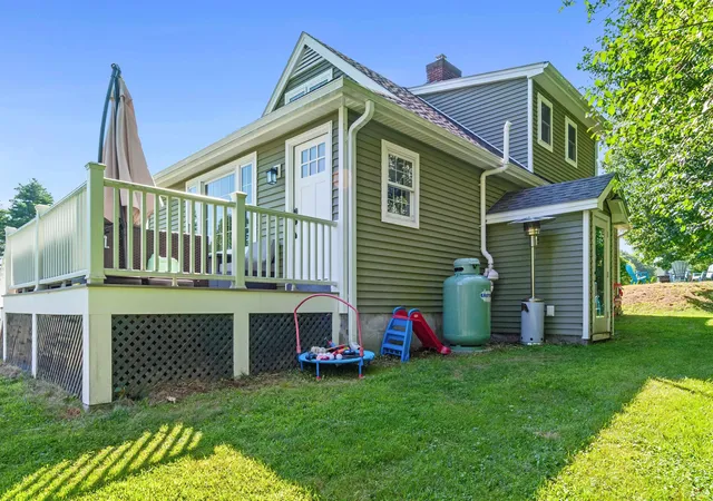 Photo 3 of Single family home for sale at 25 Old Lakeview Ter, Wolfeboro, NH 03894 | MLS# 5101491 | Listing updated on 2026-09-08