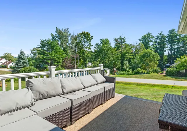 Photo 4 of Single family home for sale at 25 Old Lakeview Ter, Wolfeboro, NH 03894 | MLS# 5101491 | Listing updated on 2026-09-08