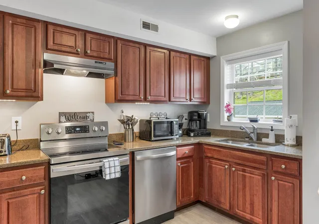 Photo 3 of Townhouse for sale at 17 Sullivan Wy #3, Laconia, NH 03246 | MLS# 5101496 | Listing updated on 2026-09-15