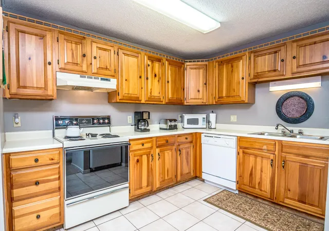 Photo 2 of Condo for sale at 9a Seasons At Attitash Rd #9A, Bartlett, NH 03812 | MLS# 5101501 | Listing updated on 2026-09-02
