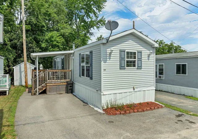Photo 1 of Manufactured home for sale at 19 Brookwood Dr, Salem, NH 03079 | MLS# 5101503 | Listing updated on 2026-08-03