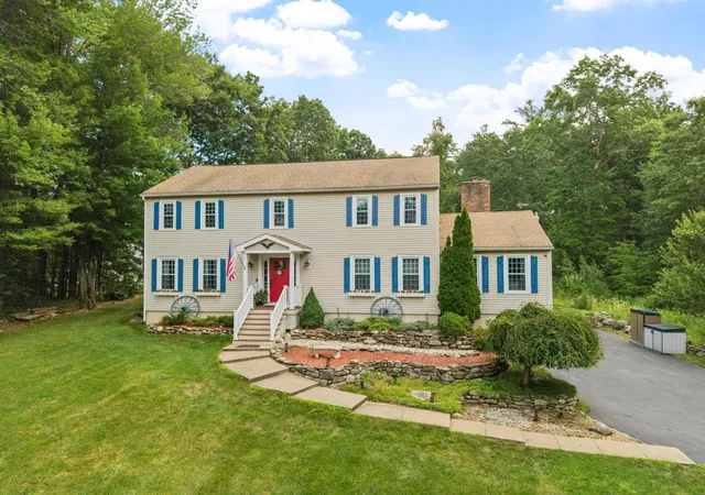 Photo 1 of Single family home for sale at 11 Ashley Dr, Londonderry, NH 03053 | MLS# 5101517 | Listing updated on 2026-09-18