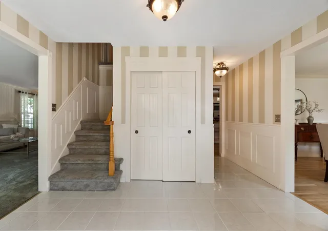 Photo 3 of Single family home for sale at 11 Ashley Dr, Londonderry, NH 03053 | MLS# 5101517 | Listing updated on 2026-09-18