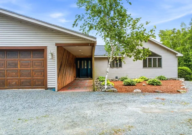 Photo 3 of Single family home for sale at 86 Raycrest Dr, Randolph, NH 03593 | MLS# 5101520 | Listing updated on 2026-09-27