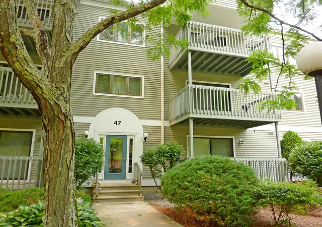 Photo 3 of Sale Pending at 47 Dogwood Dr #107, Nashua, NH 03062 | MLS# 5101549 | Listing updated on 2026-07-26