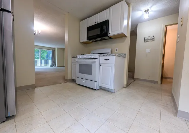 5th image of 50 Merrimack Dr #48, Merrimack, NH 03054 | MLS# 5101556