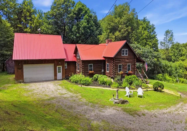 Photo 3 of Single family home for sale at 484 Scofield Mountain Rd, Ashuelot, NH 03441 | MLS# 5101558 | Listing updated on 2026-08-24