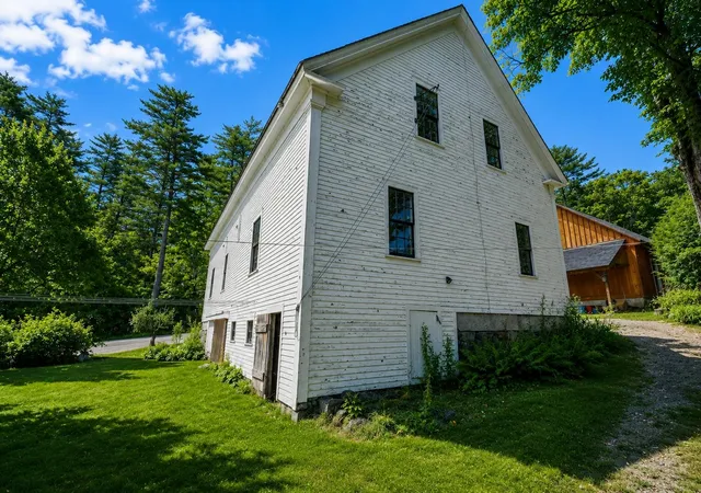 Photo 3 of Single family home for sale at 10 Mountain Rd, South Tamworth, NH 03883 | MLS# 5101565 | Listing updated on 2026-09-18