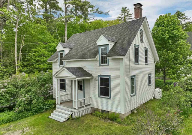 Photo 3 of Single family home for sale at 10 Mountain Rd, South Tamworth, NH 03883 | MLS# 5101565 | Listing updated on 2026-09-18