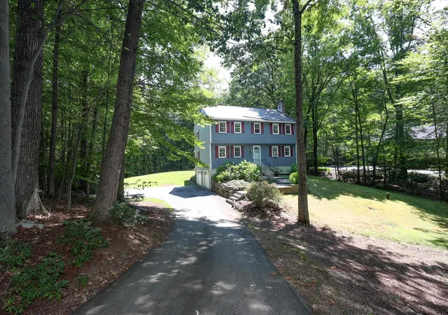 Photo 1 of Sale Pending at 34 Olde Lantern Rd, Bedford, NH 03110 | MLS# 5101571 | Listing updated on 2026-09-18
