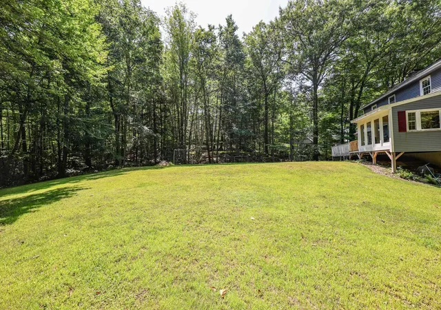 Photo 2 of Sale Pending at 34 Olde Lantern Rd, Bedford, NH 03110 | MLS# 5101571 | Listing updated on 2026-09-18