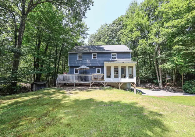 Photo 3 of Sale Pending at 34 Olde Lantern Rd, Bedford, NH 03110 | MLS# 5101571 | Listing updated on 2026-09-18