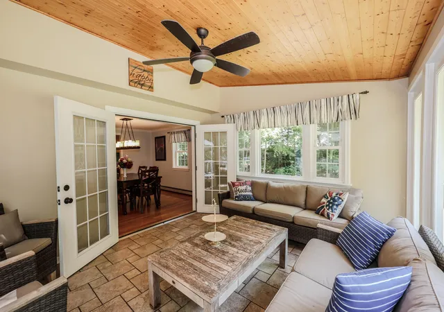 Photo 3 of Sale Pending at 34 Olde Lantern Rd, Bedford, NH 03110 | MLS# 5101571 | Listing updated on 2026-09-18