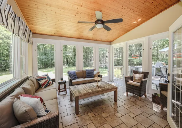 Photo 4 of Sale Pending at 34 Olde Lantern Rd, Bedford, NH 03110 | MLS# 5101571 | Listing updated on 2026-09-18