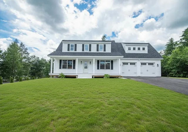 Photo 4 of Single family home for sale at 1 Tanya Ln, Brentwood, NH 03833 | MLS# 5101574 | Listing updated on 2026-07-25