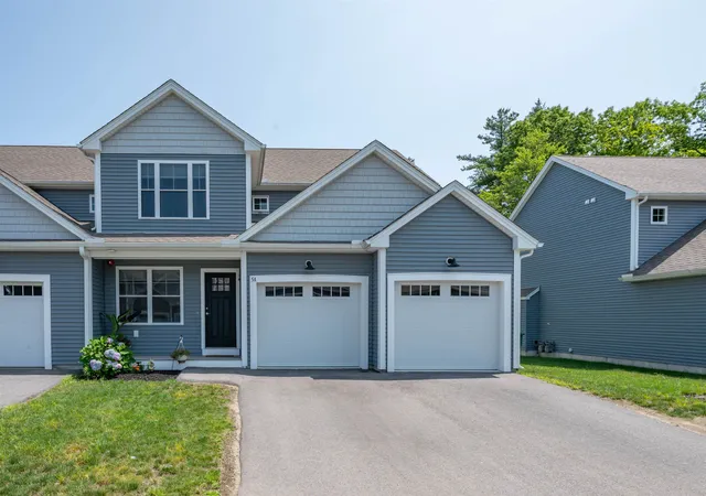 Photo 3 of Sale Pending at 5 Pats Wy #A, Hollis, NH 03049 | MLS# 5101575 | Listing updated on 2026-09-18