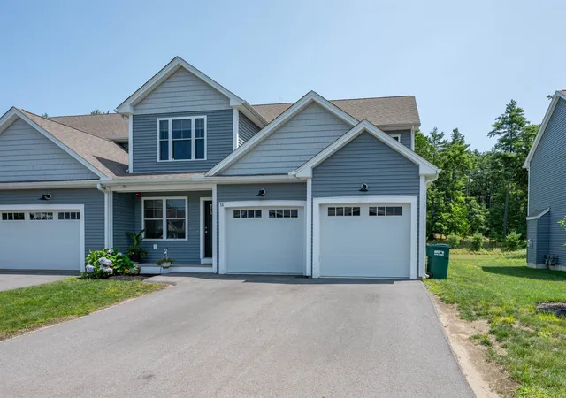 Photo 3 of Sale Pending at 5 Pats Wy #A, Hollis, NH 03049 | MLS# 5101575 | Listing updated on 2026-09-18