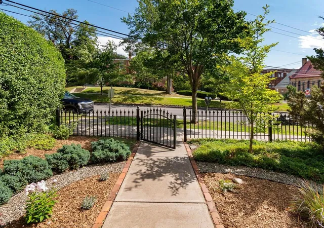 Photo 3 of Sale Pending at 274 College St, Burlington, VT 05401 | MLS# 5101577 | Listing updated on 2026-10-02