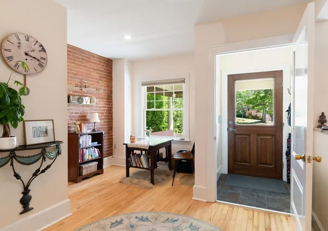 Photo 4 of Sale Pending at 274 College St, Burlington, VT 05401 | MLS# 5101577 | Listing updated on 2026-10-02