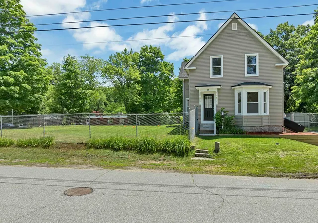 2nd image of 16 Brook St, Derry, NH 03038 | MLS# 5101593