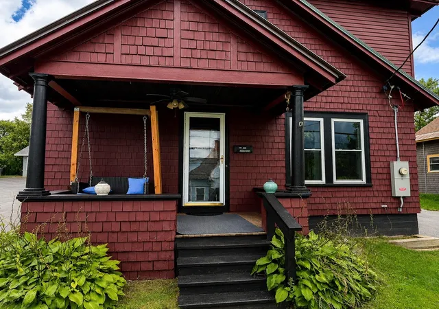Photo 1 of Single family home for sale at 340 Pleasant St, Saint Johnsbury, VT 05819 | MLS# 5101605 | Listing updated on 2026-09-07