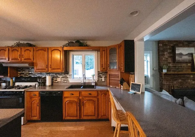 Photo 4 of Single family home for sale at 422 Billings Pt, Newport, VT 05855 | MLS# 5101608 | Listing updated on 2026-08-25