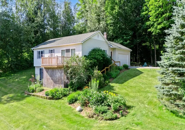 Photo 3 of Single family home for sale at 159 Brookes St, Newport, VT 05855 | MLS# 5101614 | Listing updated on 2026-07-27