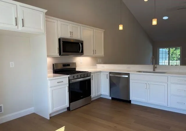 Photo 3 of Sale Pending at 60b Sunset Ridge Rd #60B, Epping, NH 03042 | MLS# 5101617 | Listing updated on 2026-09-16