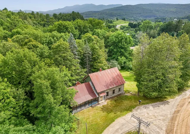 Photo 1 of Single family home for sale at 3267 Crossett Hill Rd, Waterbury, VT 05676 | MLS# 5101651 | Listing updated on 2026-07-30