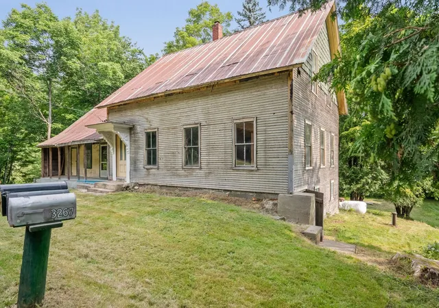 Photo 4 of Single family home for sale at 3267 Crossett Hill Rd, Waterbury, VT 05676 | MLS# 5101651 | Listing updated on 2026-07-30