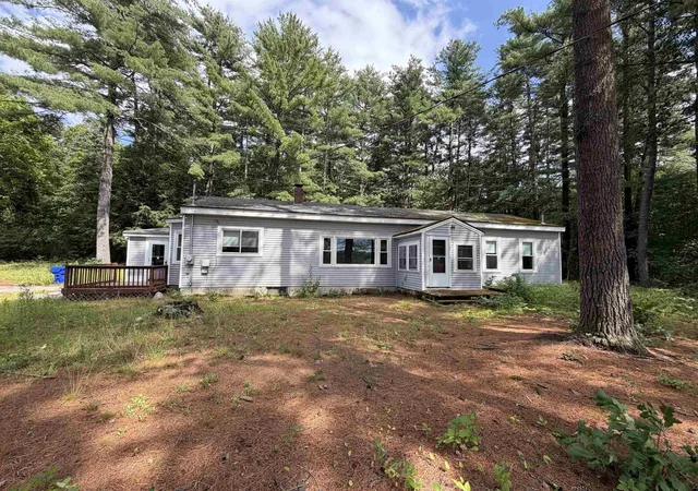 Photo 3 of Single family home for sale at 301 Webster St, Hudson, NH 03051 | MLS# 5101663 | Listing updated on 2026-08-31