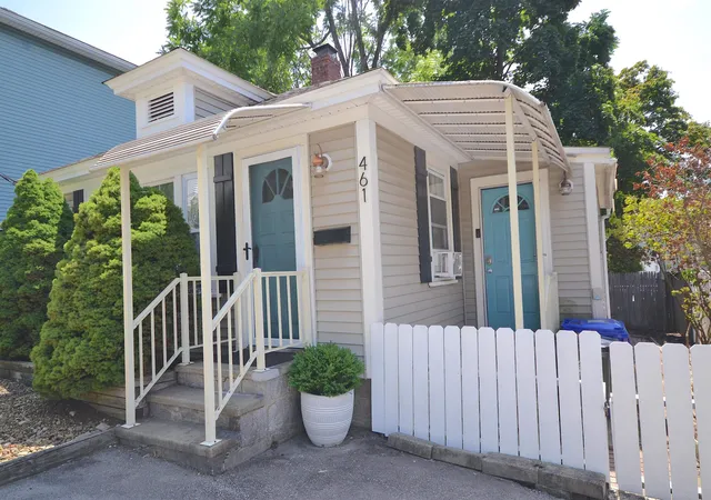 2nd image of 461 Manchester St, Manchester, NH 03103 | MLS# 5101676