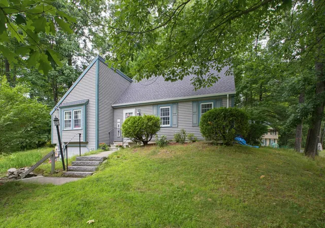 Photo 2 of Single family home for sale at 21 Shelburne Rd, Nashua, NH 03063 | MLS# 5101686 | Listing updated on 2026-08-20