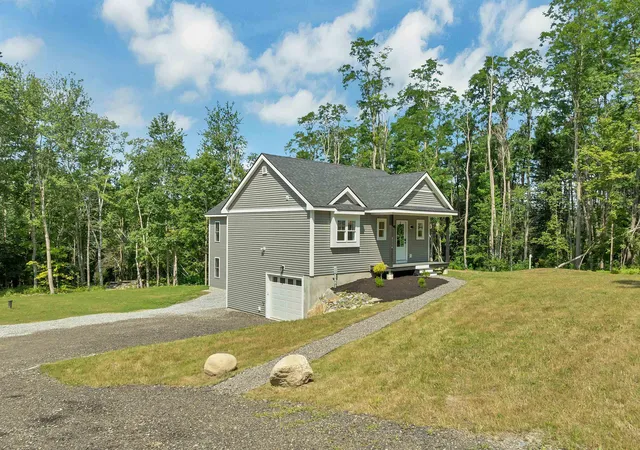 Photo 1 of Single family home for sale at 3114 Parade Rd, Laconia, NH 03246 | MLS# 5101690 | Listing updated on 2026-08-31