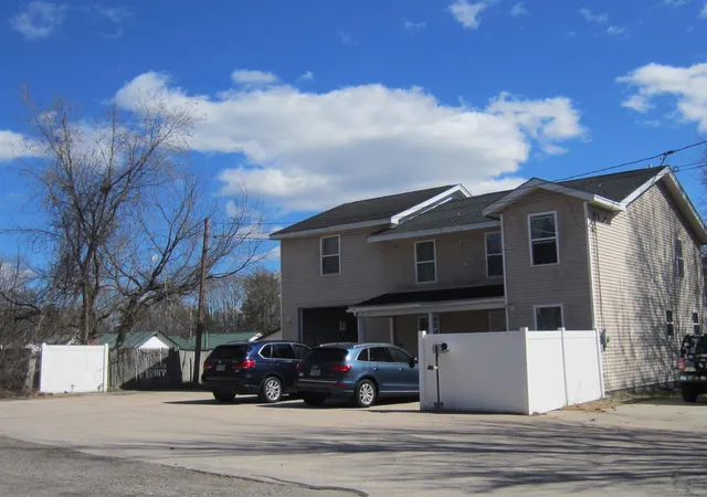 2nd image of 5 Howard St, Pembroke, NH 03275 | MLS# 5101695