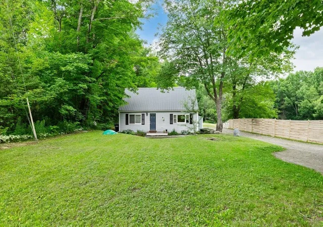 Photo 3 of Single family home for sale at 2083 Bartlett Hill Rd, Jeffersonville, VT 05464 | MLS# 5101724 | Listing updated on 2026-07-30