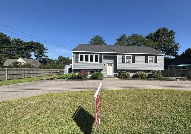Single family home for sale at 1B E E Dunstable Rd, Nashua, NH 03060 | MLS# 5101752